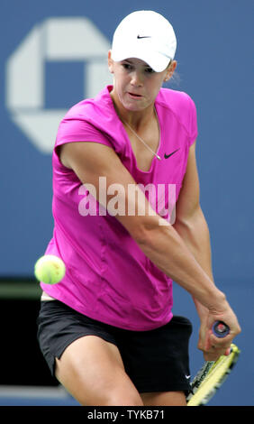 K. Alexa (USA) prend sur l'US Open Serena Williams champion au cours de la première ronde de jouer de l'US Open Tennis Championship le 31 août, 2009 à New York. UPI /Monika Graff Banque D'Images