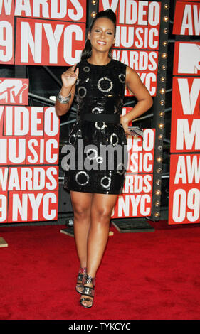 Alicia Keys arrive pour les MTV Video Music Awards au Radio City Music Hall de New York le 13 septembre 2009. UPI/Laura Cavanaugh Banque D'Images