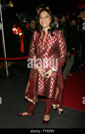 Mira Nair arrive pour le "New York, I Love You" première au Ziegfeld Theatre à New York le 14 octobre 2009. UPI /Laura Cavanaugh Banque D'Images