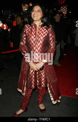 Mira Nair arrive pour le "New York, I Love You" première au Ziegfeld Theatre à New York le 14 octobre 2009. UPI /Laura Cavanaugh Banque D'Images