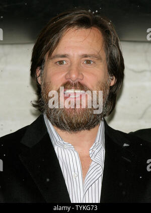 L'acteur Jim Carrey parle du film "DISNEY'S A Christmas Carol' qu'il stars dans le film de promotion du train tour tour se termine à la gare Grand Central, le 30 octobre 2009 à New York. UPI/Monika Graff Banque D'Images