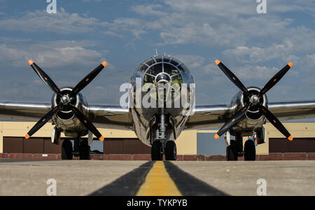 Le B-29 Superfortress appelé 'Doc' se tient comme pour l'affichage statique Les Ailes de Whiteman Air & Space Show, le 14 juin 2019. En décembre 1943, U.S. Army Air Forces les dirigeants se sont engagés le Superfortress à l'Asie, où la vaste gamme rendu particulièrement adapté pour le long vol au-dessus de l'eau contre les Japonais d'origine à partir de bases situées en Chine. Au cours des deux premiers mois de 1944, B-29s a commencé à fonctionner contre le Japon dans les îles de Guam, Saipan et Tinian et était exploité par le 509e groupe composite. L'unité est devenu plus tard le 509e Bomb Wing, qui exploite aujourd'hui le B-2 Spirit stealth bomber fleet Banque D'Images