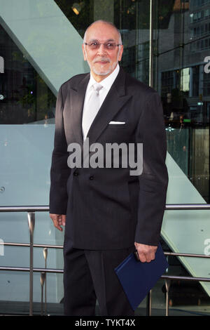 Frank Langella arrive pour la Film Society of Lincoln Center 2010 Chaplin Awards Gala Michael Douglas à l'Alice Tully Hall au Lincoln Center de New York le 24 mai 2010. UPI /Laura Cavanaugh Banque D'Images