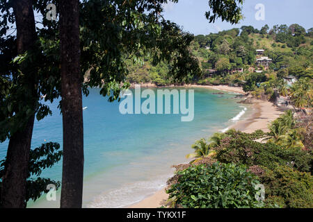 Plage et baie à Castara, Tobago. Banque D'Images