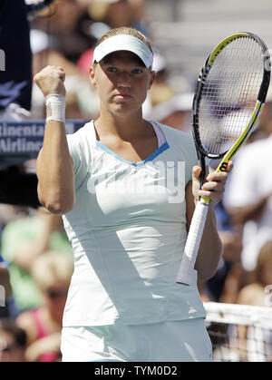 Kaia Kanepi d'Estonie réagit après match point dans sa 6-2, 7-6 victoire sur Jelena Jankovic de la Serbie au jour 6 à l'US Open Tennis Championships à Arthur Ashe Stadium à New York le 4 septembre 2010. UPI/John Angelillo Banque D'Images