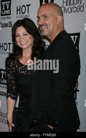 Valerie Bertinelli arrive pour la premiere partie TV Land pour 'Hot à Cleveland' et 'heureusement' divorcé au Gansevoort Park Avenue Hotel de New York le 13 juin 2011. UPI /Laura Cavanaugh Banque D'Images