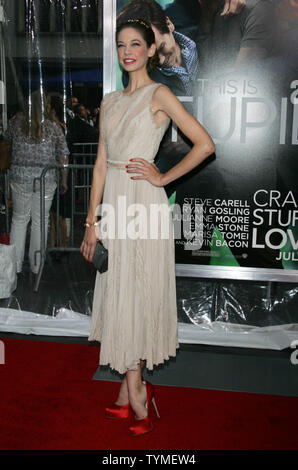 Analeigh Tipton arrive pour la première de 'Crazy Stupid Love' au Ziegfeld Theatre de New York le 19 juillet 2011. UPI /Laura Cavanaugh Banque D'Images