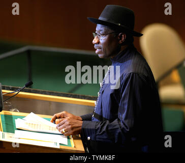 Goodluck Ebele Jonathan, Président et Commandant en chef des Forces armées de la République fédérale du Nigeria, s'adresse à la 66e session de l'Assemblée générale des Nations Unies à l'ONU le 21 septembre 2011 à New York. UPI/Monika Graff Banque D'Images