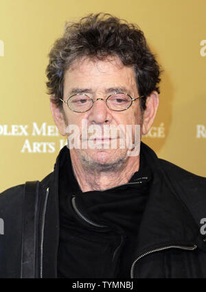 Lou Reed arrive à la Rolex Mentor & Protege Arts Initiative Célébration au Lincoln Center de New York le 14 novembre 2011. UPI/John Angelillo Banque D'Images