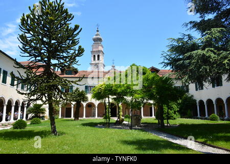 L'armenian île de Saint Lazar- une petite île de la lagune vénitienne. L'Eglise arménienne sur San Lazzaro degli Armeni à Venise. Banque D'Images