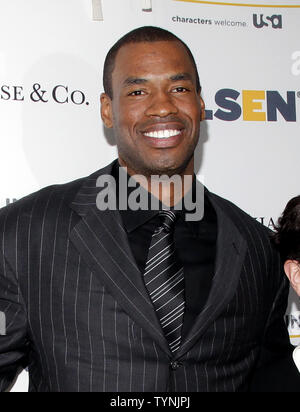 Joueur NBA Jason Collins arrive sur le tapis rouge à la 10e édition annuelle des prix à l'égard GLSEN Gotham Hall à New York le 20 mai 2013. UPI/John Angelillo Banque D'Images