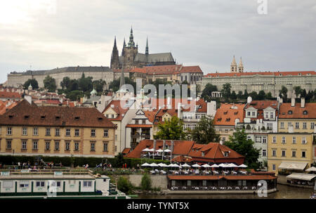 Vue panoramique de Prague, avec le Château de Prague. République tchèque Banque D'Images