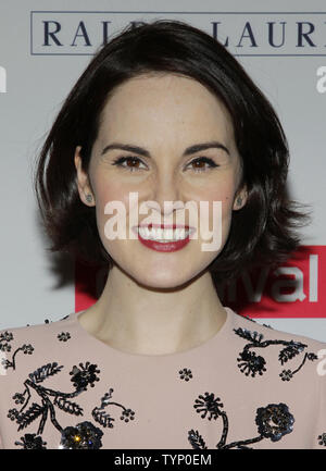 Michelle Dockery arrive sur le tapis rouge à la 'Downton Abbey' Saison 4 cast photo au Millenium Hotel à New York City le 10 décembre 2013. UPI/John Angelillo Banque D'Images