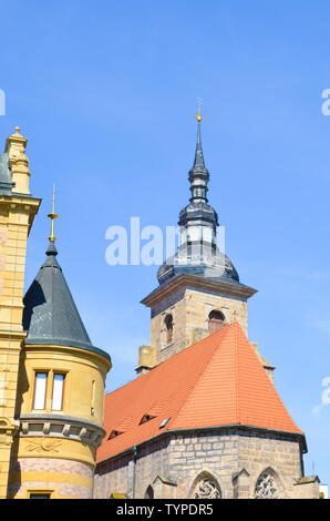 Détail de monastère franciscain près de la Place Principale à Plzen, République tchèque. Le monastère franciscain et l'église sont des monuments locaux. Pilsen, en Bohême de l'Ouest, République tchèque. Banque D'Images