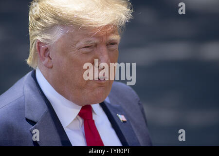 Washington, District de Columbia, Etats-Unis. 26 Juin, 2019. Le président DONALD TRUMP quitte le Japon pour assister à la G20. Il a cessé de parler aux journalistes à la Maison blanche avant de monter à bord d'un marin, le 26 juin 2019 Crédit : Douglas Christian/ZUMA/Alamy Fil Live News Banque D'Images