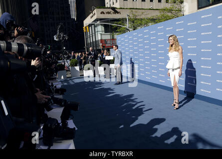 Maritza Rodriguez arrive sur le tapis l'Upfront NBCUNIVERSAL 2016 au Radio City Music Hall le 16 mai 2016 dans la ville de New York. Photo de John Angelillo/UPI Banque D'Images