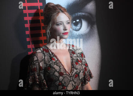 Haley Bennett arrive sur le tapis rouge à 'la Fille sur le train' New York Premiere du Regal E-Walk Stadium 13 le 4 octobre 2016 à New York. Photo par Dennis Van Tine/UPI Banque D'Images