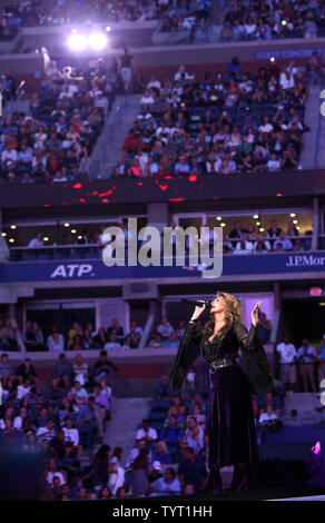 Shania Twain effectue lors de l'ouverture de l'Arthur Ashe Stadium de l'USTA Billie Jean King National Tennis Center à New York le 28 août 2017. Monika Graff/UPI Banque D'Images
