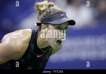 Madison Keys réagit après avoir gagné un point dans son match contre Kaia Kanepi d'Estonie en quart de finale à l'US Open 2017 Tennis Championships à l'USTA Billie Jean King National Tennis Center à New York le 6 septembre 2017. Défait en touches Kanepi 5 sets à l'avance pour les demi-finales. Photo de John Angelillo/UPI Banque D'Images