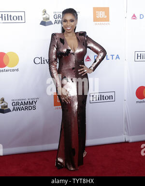 Jennifer Hudson arrive sur le tapis rouge à la Clive Davis et Académie de l'enregistrement et pré-Gala des GRAMMY GRAMMY Hommage aux icônes de l'industrie en l'honneur de Jay-Z le 27 janvier 2018 à New York. Photo de John Angelillo/UPI Banque D'Images