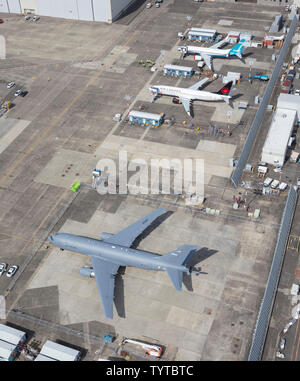 USAF United States Air Force Boeing KC-46A Pegasus (767-2LKC), Boeing Field, Seattle, USA Banque D'Images