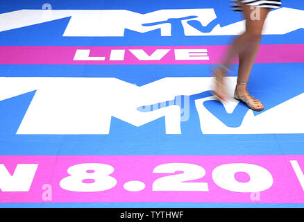 Un logo et signe pour les MTV Video Music Awards 2018 est sur le trottoir à Times Square à New York le 17 août 2018. Les MTV Video Music Awards aura lieu le 20 août 2018 au Radio City Music Hall à New York. Photo de John Angelillo/UPI Banque D'Images