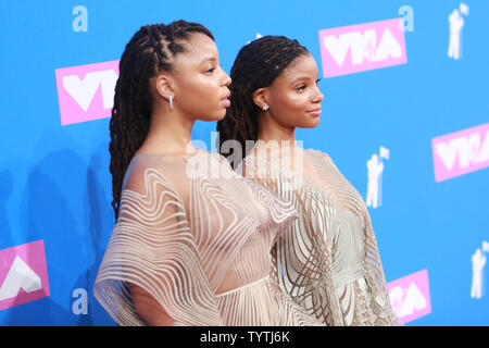 Chloe Bailey et Halle Bailey arrivent sur le tapis rouge à la 35e MTV Video Music Awards au Radio City Music Hall de New York le 20 août 2018. Photo par Serena/Xu-Ning UPI Banque D'Images