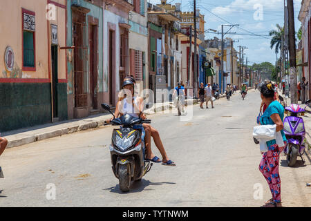 Cardenas, Cuba - 11 mai 2018 : Street view d'une vieille ville cubaine près de Varadero au cours d'une journée ensoleillée. Banque D'Images