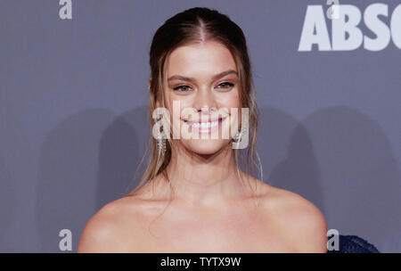 Nina Agdal arrive sur le tapis rouge à l'amfAR Gala 2019 de New York à Cipriani Wall Street le 6 février 2019 à New York. Photo de John Angelillo/UPI Banque D'Images