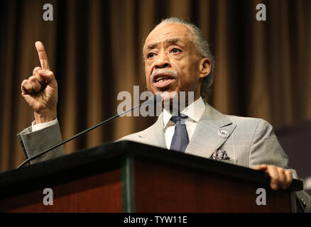 Le révérend Al Sharpton, président et fondateur du Réseau d'Action National, prend la parole à la 28e Convention nationale du Réseau d'action qui a eu lieu au Sheraton Hôtel de Times Square le 5 avril 2019 à New York. La convention de trois jours comprend des discussions en groupe et des ateliers animés par des militants des droits civils, le clergé et les hommes politiques. Monika Graff/UPI Banque D'Images