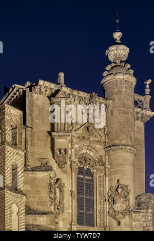 Le couvent de San Pablo vieux Alcázar de Alfonso X el Sabio, rend hommage à la tombe de l'infant Don Juan Manuel, ville de Peñafiel, Valladolid, Espagne Banque D'Images