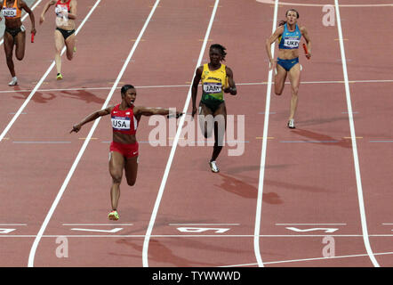 Carmelita jeter les jambes