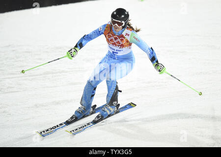 Tina Maze La Slovénie participe à la Ladies' slalom aux Jeux Olympiques d'hiver de 2014 à Sotchi le 21 février 2014, la Russie à Krasnaya Polyana. UPI/Kevin Dietsch Banque D'Images