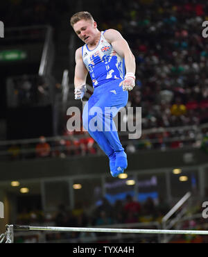 Nil Wilson de Grande-Bretagne est en concurrence sur la barre horizontale à la finale de l'arène olympique Jeux Olympiques d'été de Rio 2016 à Rio de Janeiro, Brésil, le 16 août 2016. Photo par Kevin Dietsch/UPI Banque D'Images