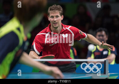 Bastian Steger de l'Allemagne au cours de l'équipe masculine du Tennis de Table pour la médaille de bronze contre la Corée du Sud dans le Pavillon 3 au Riocentro Rio 2016 Jeux Olympiques d'été à Rio de Janeiro, Brésil, le 1 août 2016. Photo de Richard Ellis/UPI Banque D'Images