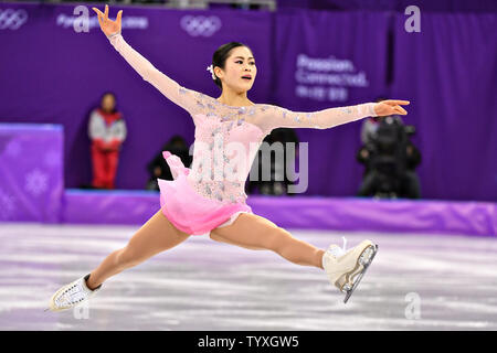 Satoko Miyahara du Japon est en concurrence dans le programme court de patinage simple dames au cours de l'hiver 2018 de Pyeongchang Jeux Olympiques, à l'Ice Arena à Gangneung Gangneung, Corée du Sud, le 21 février 2018. Photo de Richard Ellis/UPI Banque D'Images