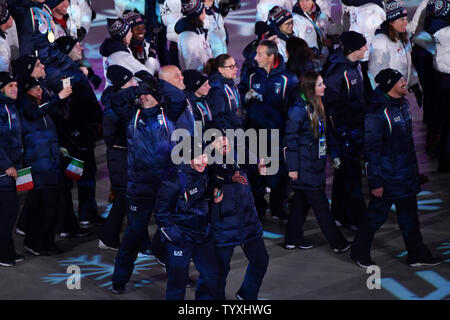 Les athlètes d'Italie arrivent à la cérémonie de clôture des Jeux Olympiques d'hiver de 2018 à Pyeongchang le au Stade Olympique dans Daegwalnyeong, Corée du Sud, le 25 février 2018. Photo de Richard Ellis/UPI Banque D'Images