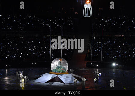 Entertainers effectuer lors de la cérémonie de clôture pour les Jeux Olympiques d'hiver de Pyeongchang 2018 le au Stade Olympique dans Daegwalnyeong, Corée du Sud, le 25 février 2018. Photo de Richard Ellis/UPI Banque D'Images