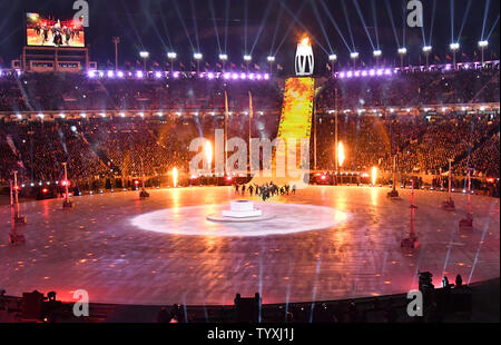 Entertainers effectuer lors de la cérémonie de clôture pour les Jeux Olympiques d'hiver de Pyeongchang 2018 le au Stade Olympique dans Daegwalnyeong, Corée du Sud, le 25 février 2018. Photo de Richard Ellis/UPI Banque D'Images