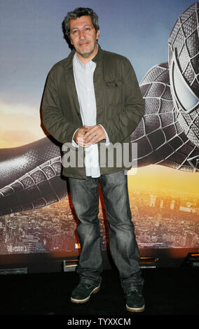 L'acteur et réalisateur Alain Chabat arrive pour la première de Spider-Man 3 au Cinéma Grand Rex à Paris le 27 avril 2007. (Photo d'UPI/David Silpa) Banque D'Images