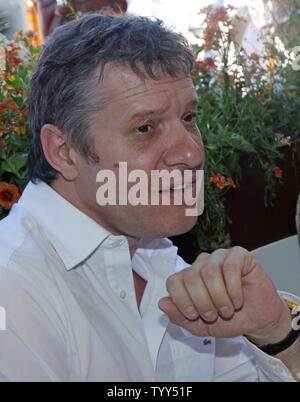 L'Ancien Monde et champion olympique de judo Thierry Rey célèbre un anniversaire à Roland Garros à Paris le 30 mai 2009. (UPI Photo/ David Silpa) Banque D'Images