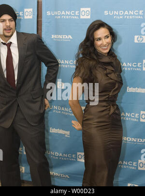 Ashton Kutcher et sa femme Demi Moore assister à la première du spread au Sundance Film Festival 2009 à Park City, Utah le 17 janvier 2009. Le festival célèbre son 25e anniversaire. (Photo d'UPI/Gary C. Caskey) Banque D'Images