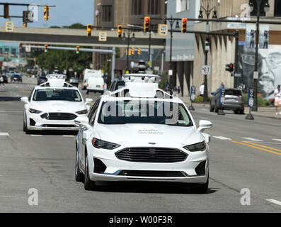 Detroit, MI, USA. 25 Juin, 2019. Une IA, Argo Ford véhicule test sur Michigan Avenue. Le 25 juin 2019 à Detroit, Michigan. L'IA, l'Argo à base de Pittsburgh de démarrage du véhicule autonome dans laquelle Ford a investi 1 milliards de dollars en 2017, a élargi ses essais au centre-ville de Detroit avec une nouvelle troisième génération de conduite auto-voiture. Crédit : Jeff Kowalsky/ZUMA/Alamy Fil Live News Banque D'Images