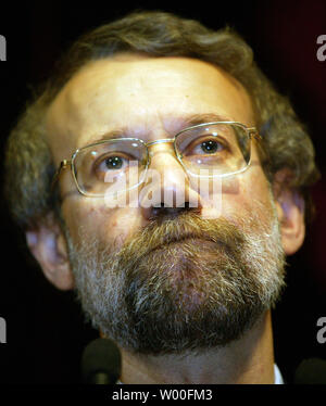 Visiter l'Iran négociateur nucléaire Ali Larijani parle aux médias chinois et internationaux au cours d'une conférence de presse à l'ambassade d'Iran à Pékin, Chine, le 5 janvier 2007. Le président chinois Hu Jintao a exhorté l'Iran vendredi pour «répondre au sérieux" à une résolution du Conseil de sécurité de l'ONU qui impose des sanctions sur le commerce de Téhéran en matières nucléaires sensibles et de la technologie. (UPI Photo/Stephen Shaver) Banque D'Images