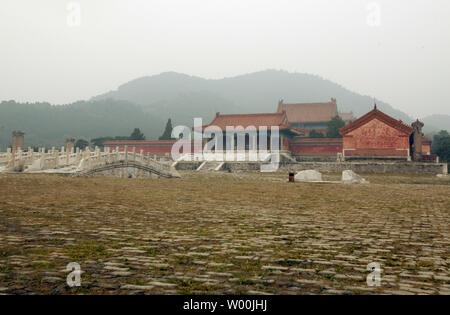 Peu de touristes visitent les tombes impériales de la dynastie Qing, également connu sous le nom de la dynastie mandchoue, qui était la dernière dynastie de Chine de 1644 à 1912 et sont situés dans Lhassa, Province de Hebei, à quelques heures à l'est de Beijing le 21 septembre 2008. Les tombes sont répertoriés par l'UNESCO comme sites du patrimoine mondial. Les responsables chinois sont à la recherche de tirer parti de la publicité des Jeux Olympiques pour attirer plus de voyageurs occidentaux et d'aider à insuffler une nouvelle vie à l'industrie du tourisme de la capitale chinoise. (UPI Photo/Stephen Shaver) Banque D'Images