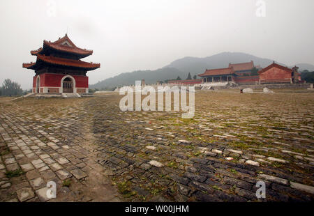 Peu de touristes visitent les tombes impériales de la dynastie Qing, également connu sous le nom de la dynastie mandchoue, qui était la dernière dynastie de Chine de 1644 à 1912 et sont situés dans Lhassa, Province de Hebei, à quelques heures à l'est de Beijing le 21 septembre 2008. Les tombes sont répertoriés par l'UNESCO comme sites du patrimoine mondial. Les responsables chinois sont à la recherche de tirer parti de la publicité des Jeux Olympiques pour attirer plus de voyageurs occidentaux et d'aider à insuffler une nouvelle vie à l'industrie du tourisme de la capitale chinoise. (UPI Photo/Stephen Shaver) Banque D'Images