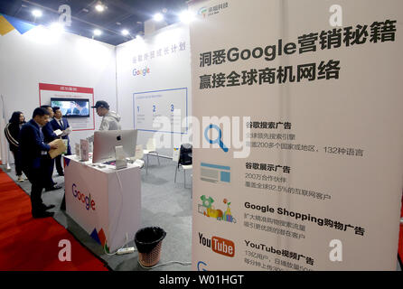 Google, dans le cadre de leur pousser à gagner plus de parts dans le marché mondial du commerce électronique, participe à la 2e commerce électronique international Expo à Yiwu, dans la province du Zhejiang, le 12 avril 2019. En moins d'une décennie, la Chine est devenue le leader mondial de l'e-commerce : aujourd'hui, sa part est de 42 pour cent. La Chine possède 730 millions d'utilisateurs d'internet, il compte pour 40 pour cent de la vente e-commerce et son marché du paiement mobile est 11 fois la taille du marché américain, selon un rapport de McKinsey Global Institute. Photo par Stephen Shaver/UPI Banque D'Images