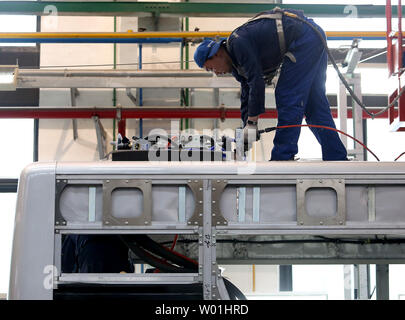 China's Foton AUV autobus électriques sont construites sur une ligne de montage à leur usine près de Beijing le 24 avril 2019. AUV Foton pur Bus autobus électriques, autobus hybrides et les autobus GNL aident capitale de la Chine de réduire sa pollution de l'air malsain notoirement avec près de 10 000 au sein de la ville. Photo par Stephen Shaver/UPI Banque D'Images