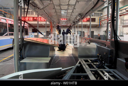 China's Foton AUV autobus électriques sont construites sur une ligne de montage à leur usine près de Beijing le 24 avril 2019. AUV Foton pur Bus autobus électriques, autobus hybrides et les autobus GNL aident capitale de la Chine de réduire sa pollution de l'air malsain notoirement avec près de 10 000 au sein de la ville. Photo par Stephen Shaver/UPI Banque D'Images