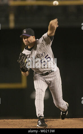 Rockies du Colorado à partir lanceur Shawn Estes se jette contre l'Arizona Diamondbacks. Les Dbacks défait les Rocheuses 3-2. 15 septembre 2004 à Phoenix, AZ. (Photo d'UPI/Will Powers) Banque D'Images